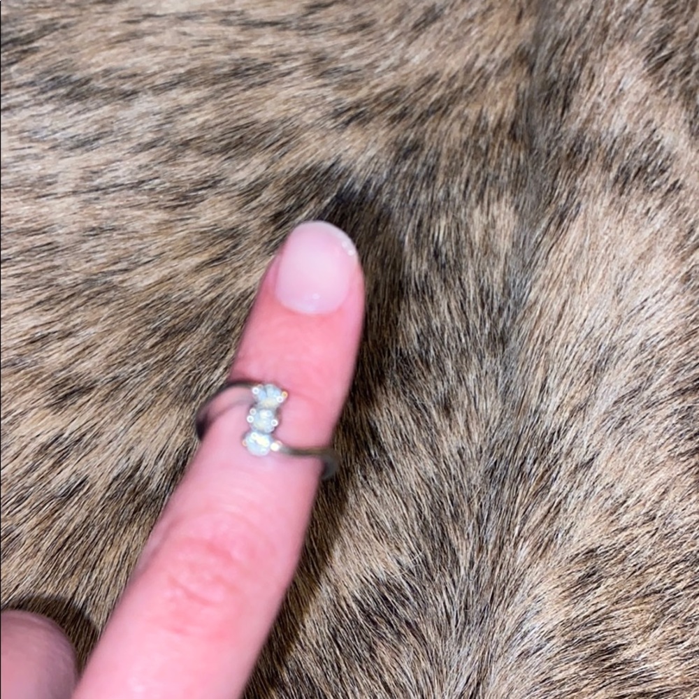 Cute small simple ring - Picture 2 of 6